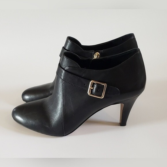 Vince Camuto Vonilesa Women's Black Leather Boot With Gold Buckle Size 8 - Picture 3 of 11